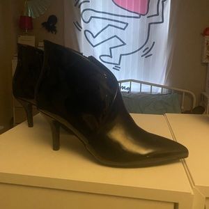 Charol booties